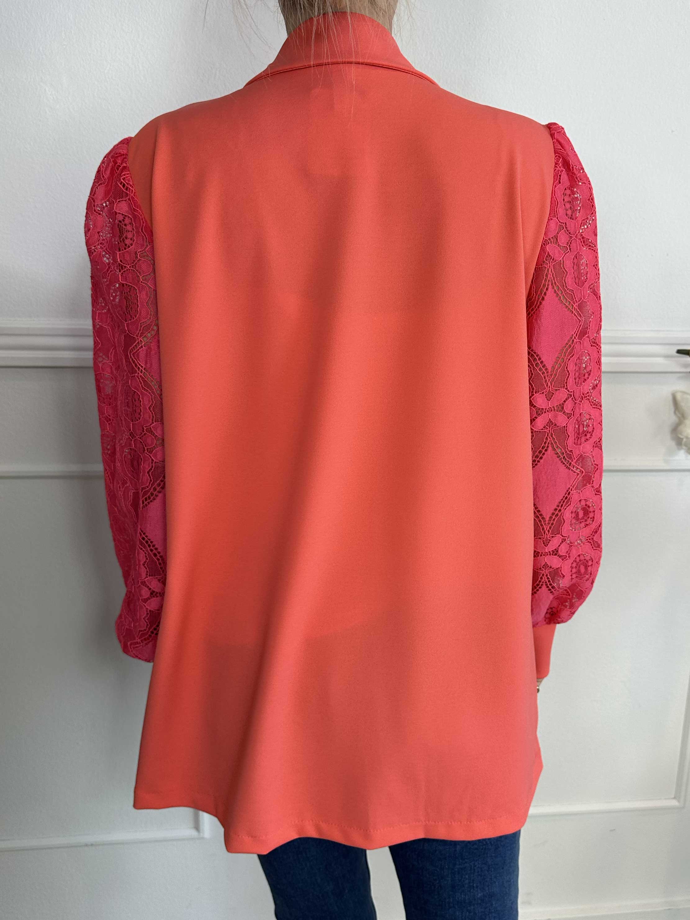 Kata Lace - Oversized blazer med ärmar i spets